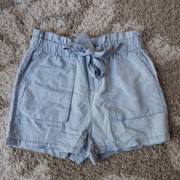 Romeo + Juliet Couture Ruffle Waist Chambray Short - Picture 3 of 8